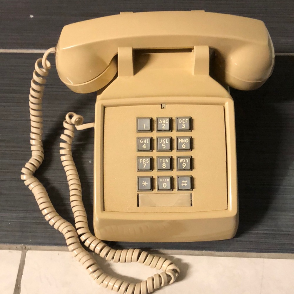 Vintage Cortelco 2500 push button telephone